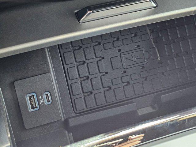 new 2024 Ford Expedition car, priced at $75,989