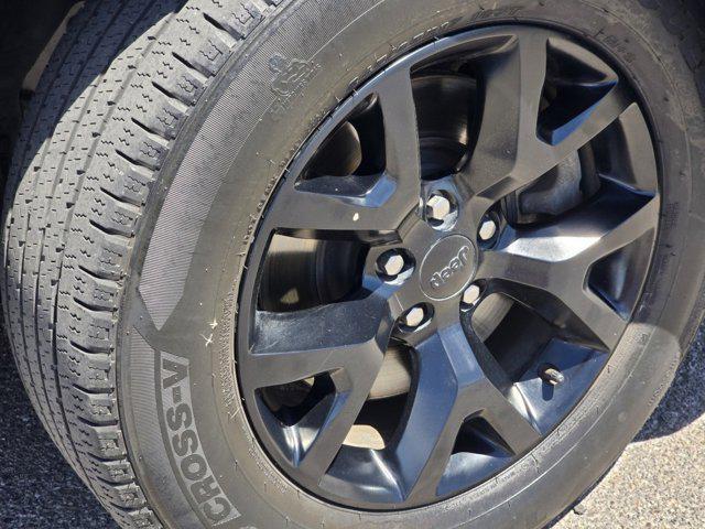 used 2015 Jeep Cherokee car, priced at $11,988