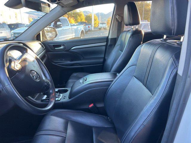 used 2017 Toyota Highlander car, priced at $23,989