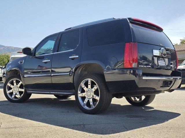 used 2007 Cadillac Escalade car, priced at $12,995