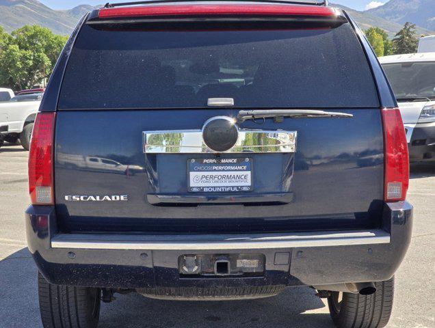 used 2007 Cadillac Escalade car, priced at $12,995