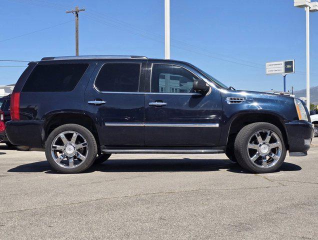 used 2007 Cadillac Escalade car, priced at $12,995