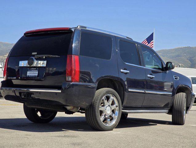 used 2007 Cadillac Escalade car, priced at $12,995