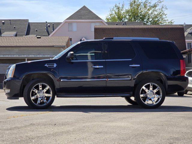 used 2007 Cadillac Escalade car, priced at $12,995