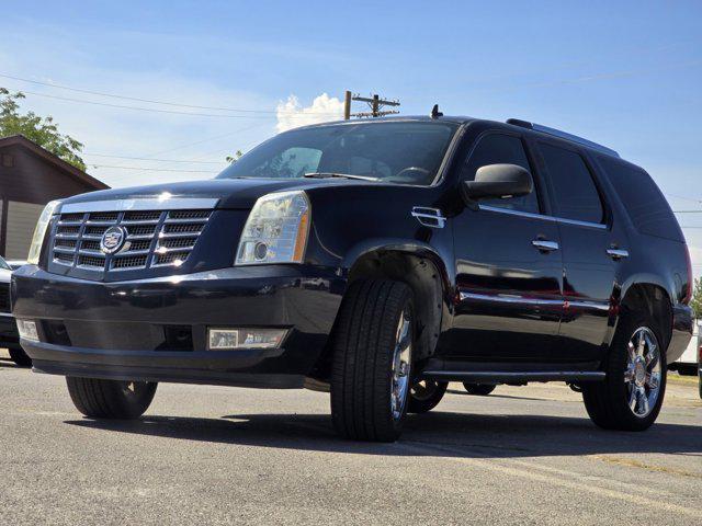 used 2007 Cadillac Escalade car, priced at $12,995