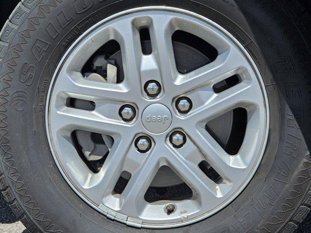 used 2023 Jeep Grand Cherokee car, priced at $26,687