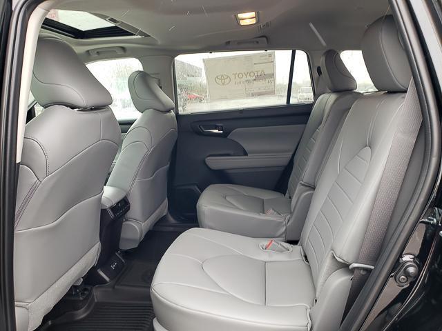 new 2026 Toyota Highlander car, priced at $48,647