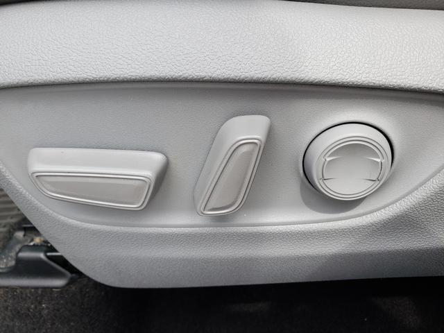 used 2023 Toyota Highlander car, priced at $37,107