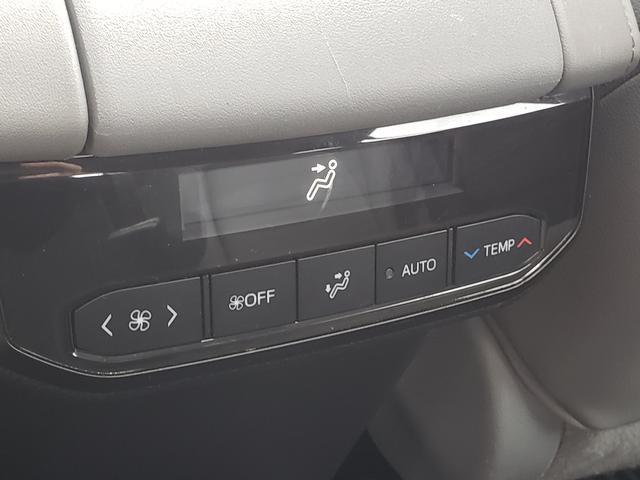 used 2022 Toyota Highlander car, priced at $37,533