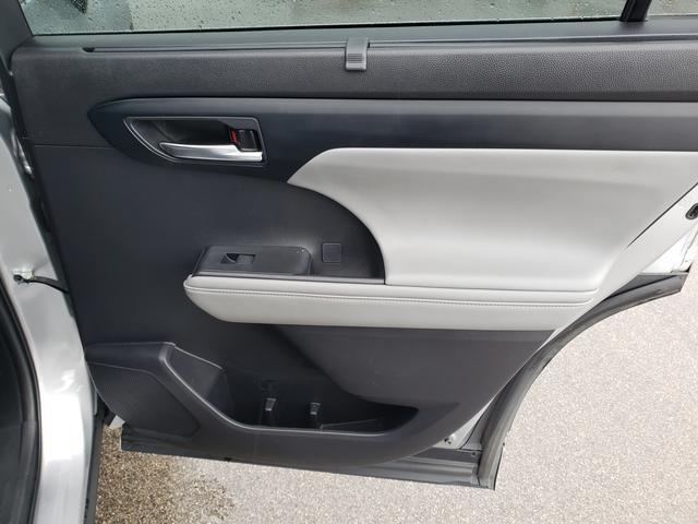 used 2022 Toyota Highlander car, priced at $37,533