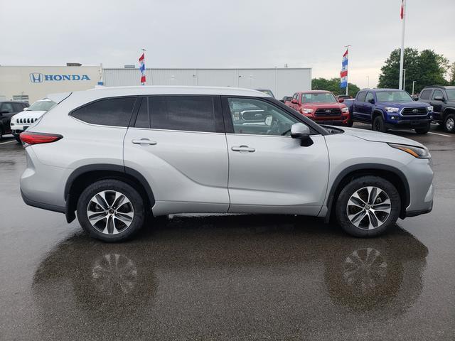 used 2022 Toyota Highlander car, priced at $37,533