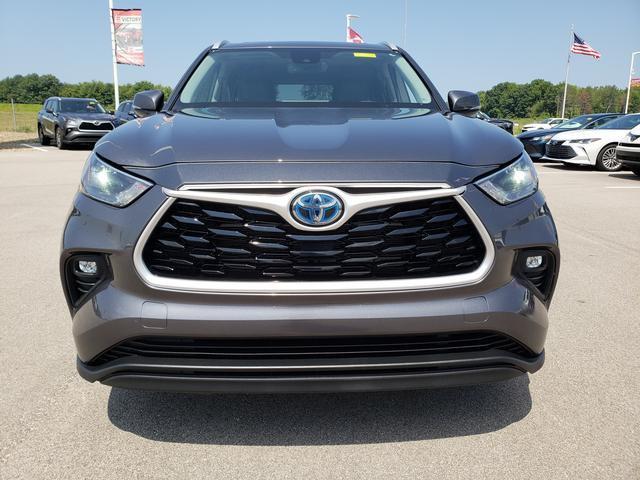 used 2022 Toyota Highlander Hybrid car, priced at $35,155