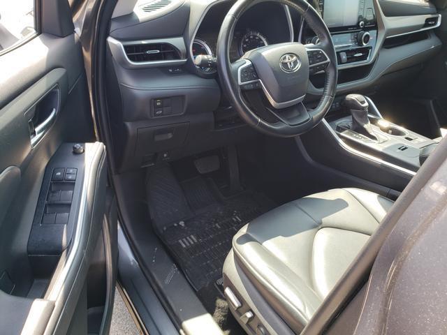 used 2022 Toyota Highlander Hybrid car, priced at $35,155