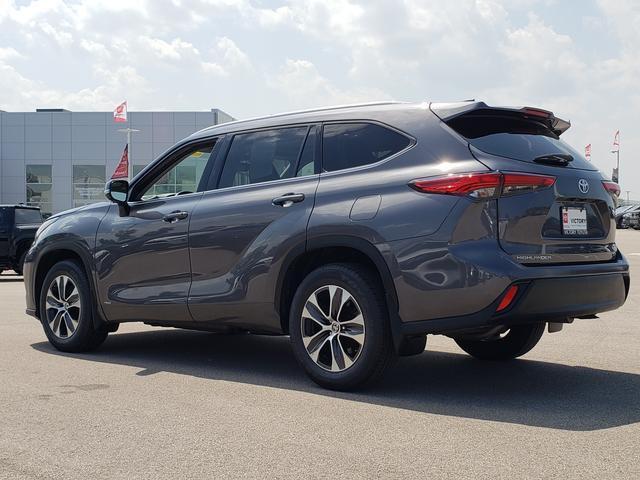 used 2022 Toyota Highlander Hybrid car, priced at $35,155