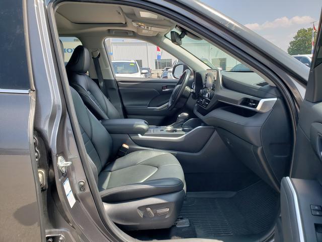 used 2022 Toyota Highlander Hybrid car, priced at $35,155