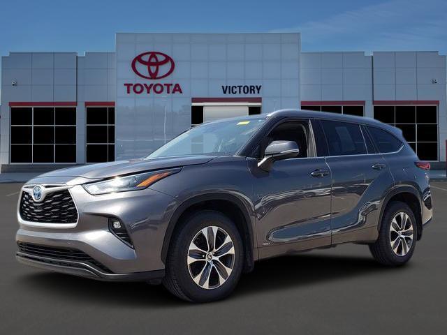 used 2022 Toyota Highlander Hybrid car, priced at $35,155