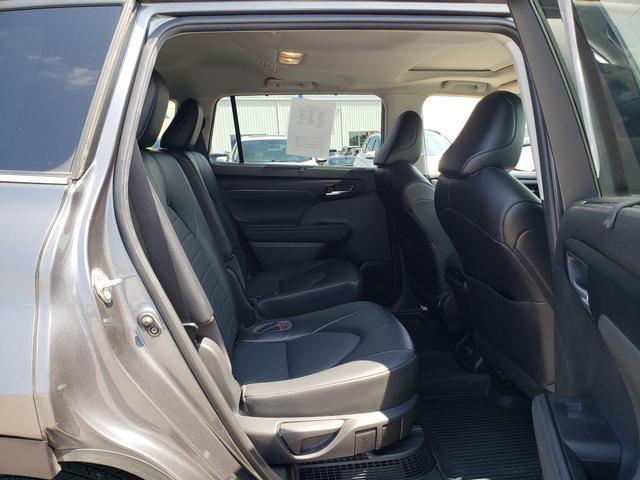 used 2022 Toyota Highlander Hybrid car, priced at $35,155