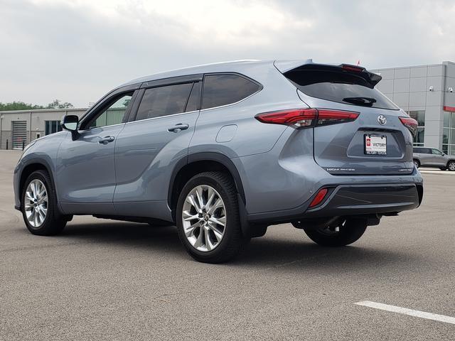 used 2021 Toyota Highlander car, priced at $36,588