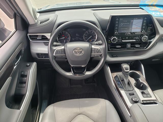 used 2021 Toyota Highlander car, priced at $36,588