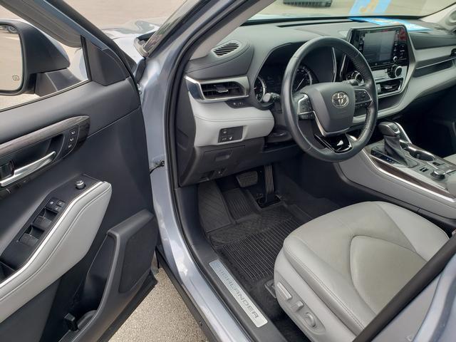 used 2021 Toyota Highlander car, priced at $36,588