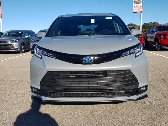new 2025 Toyota Sienna car, priced at $53,738