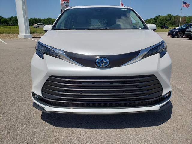 new 2025 Toyota Sienna car, priced at $50,589