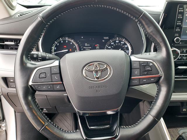 used 2021 Toyota Highlander car, priced at $31,701