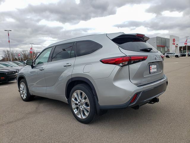 used 2021 Toyota Highlander car, priced at $31,701