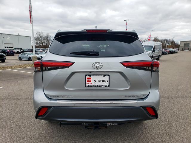 used 2021 Toyota Highlander car, priced at $31,701