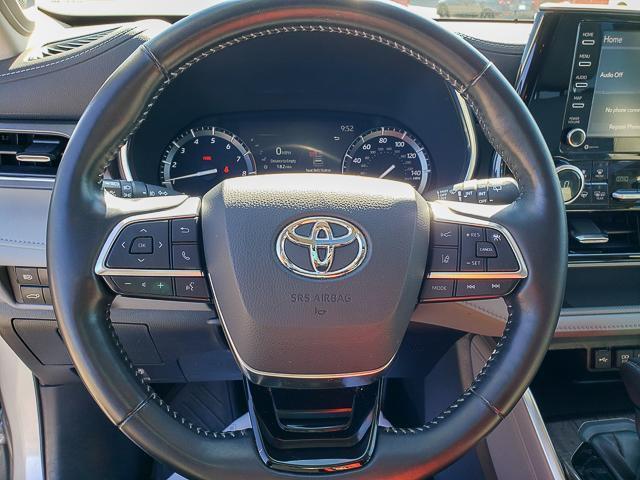 used 2021 Toyota Highlander car, priced at $33,355