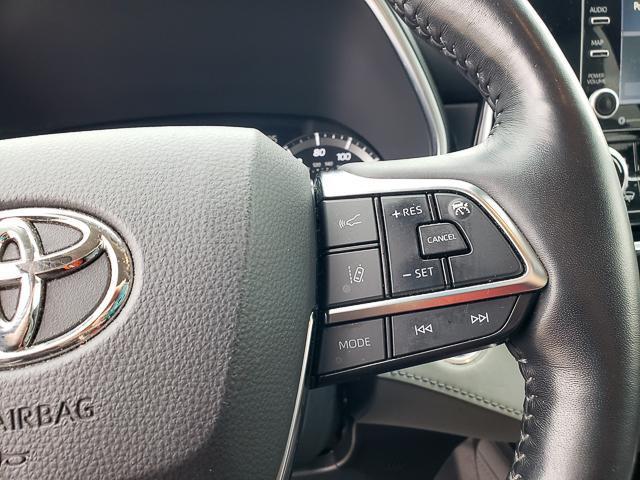 used 2021 Toyota Highlander car, priced at $31,701