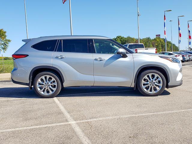 used 2021 Toyota Highlander car, priced at $33,355