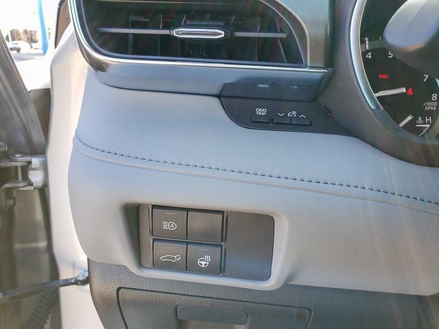 used 2021 Toyota Highlander car, priced at $33,355