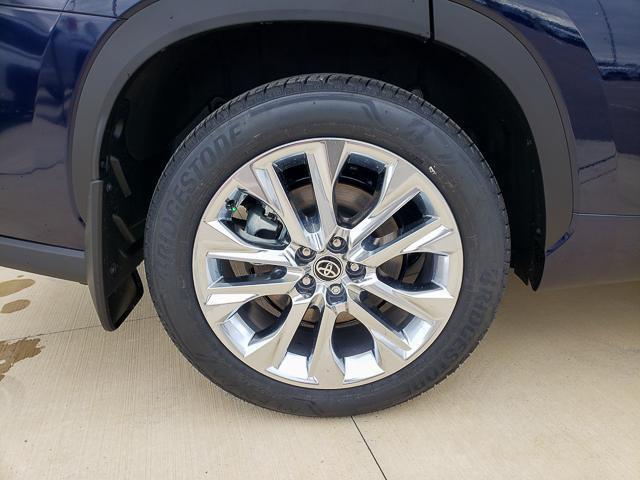 new 2026 Toyota Highlander car, priced at $53,567