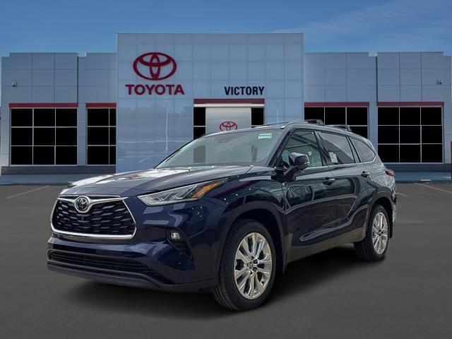 new 2026 Toyota Highlander car, priced at $53,567