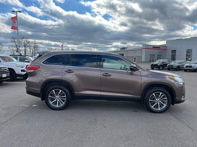 used 2019 Toyota Highlander car, priced at $29,974