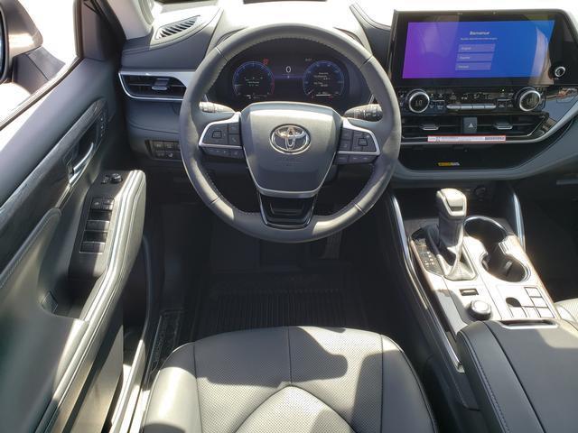 new 2025 Toyota Highlander car, priced at $54,813