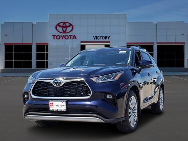 new 2025 Toyota Highlander car, priced at $54,813