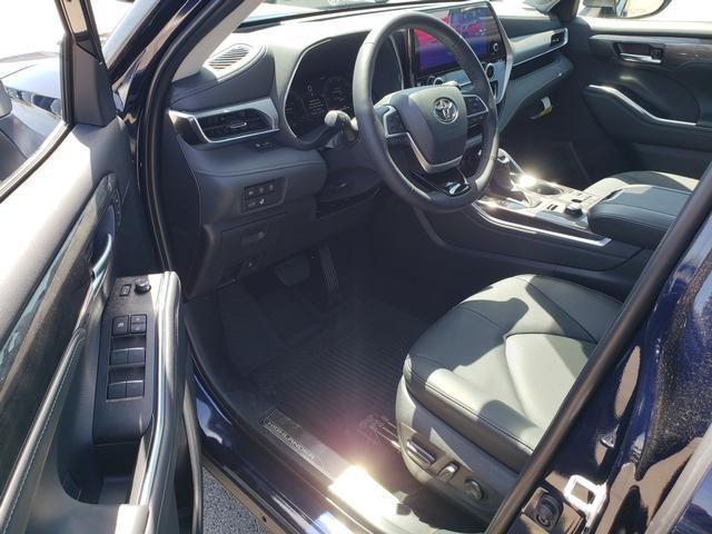 new 2025 Toyota Highlander car, priced at $54,813