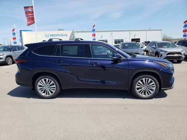 new 2025 Toyota Highlander car, priced at $54,813