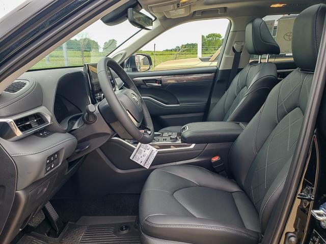 new 2025 Toyota Highlander car, priced at $55,008