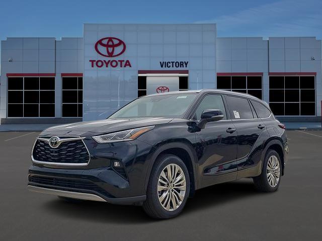 new 2025 Toyota Highlander car, priced at $55,008