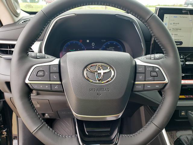 new 2025 Toyota Highlander car, priced at $55,008