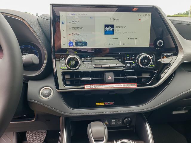 new 2025 Toyota Highlander car, priced at $55,008