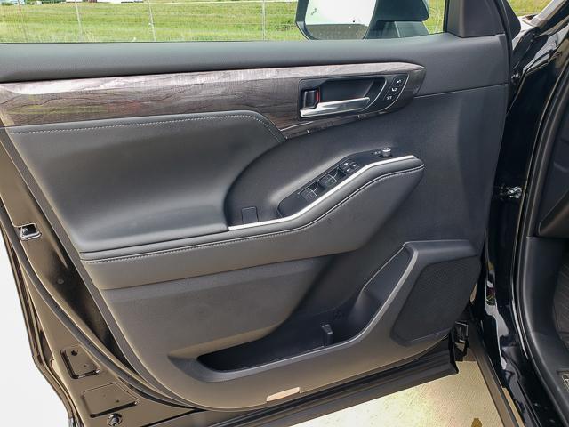 new 2025 Toyota Highlander car, priced at $55,008