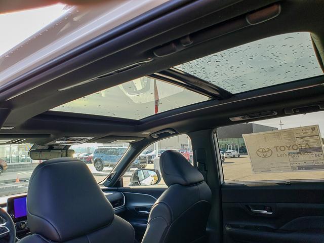 new 2026 Toyota Highlander Hybrid car, priced at $60,082