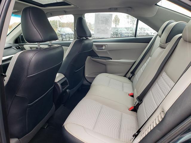 used 2015 Toyota Camry Hybrid car, priced at $13,748