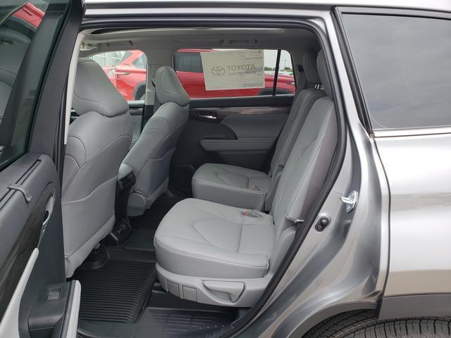 new 2025 Toyota Highlander car, priced at $55,287