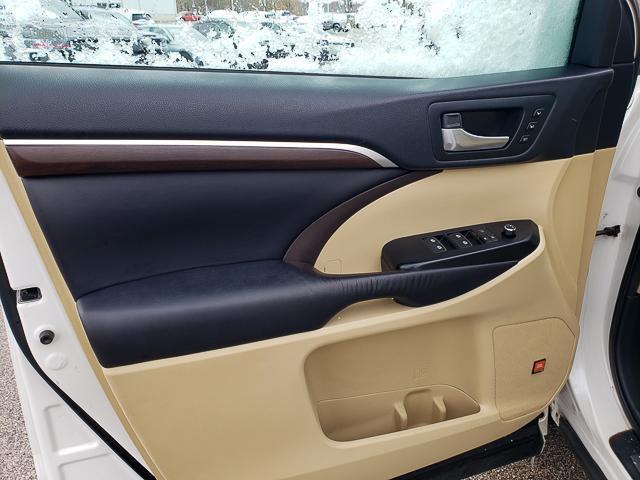 used 2016 Toyota Highlander car, priced at $24,315