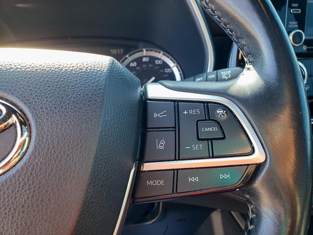 used 2022 Toyota Highlander car, priced at $33,597